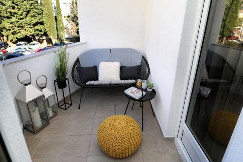 studio-with-balcony-3